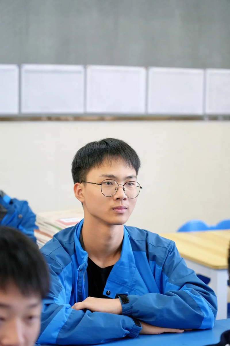f4e9cd05cde08698f6f51b603f077d35.jpg