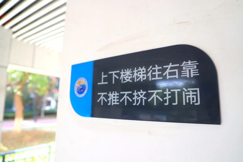 ce3de6b993f3b9b9209e1d825d5fa8de.jpg